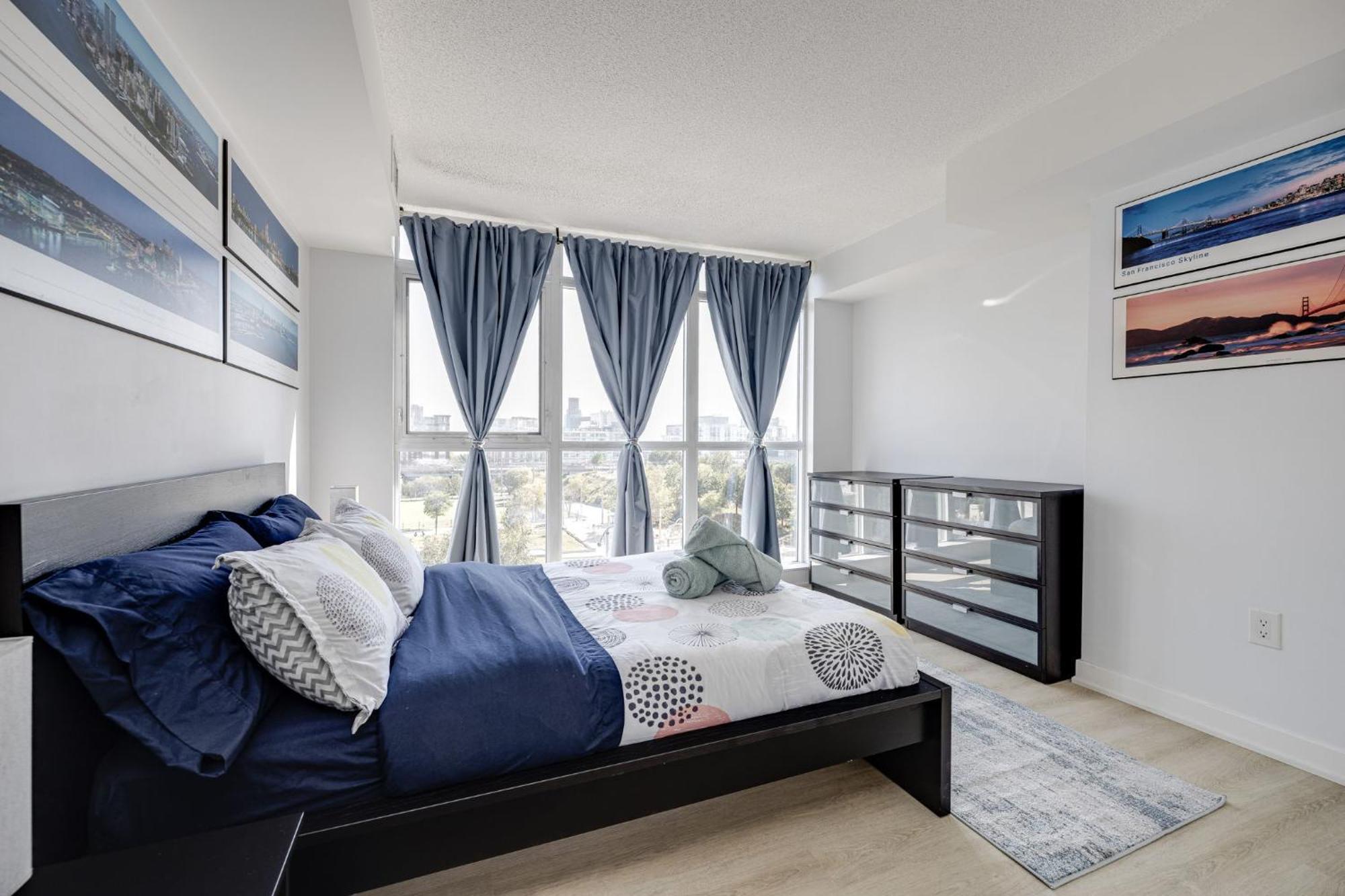 3Bdrm Lake View Condo In Toronto Exterior photo