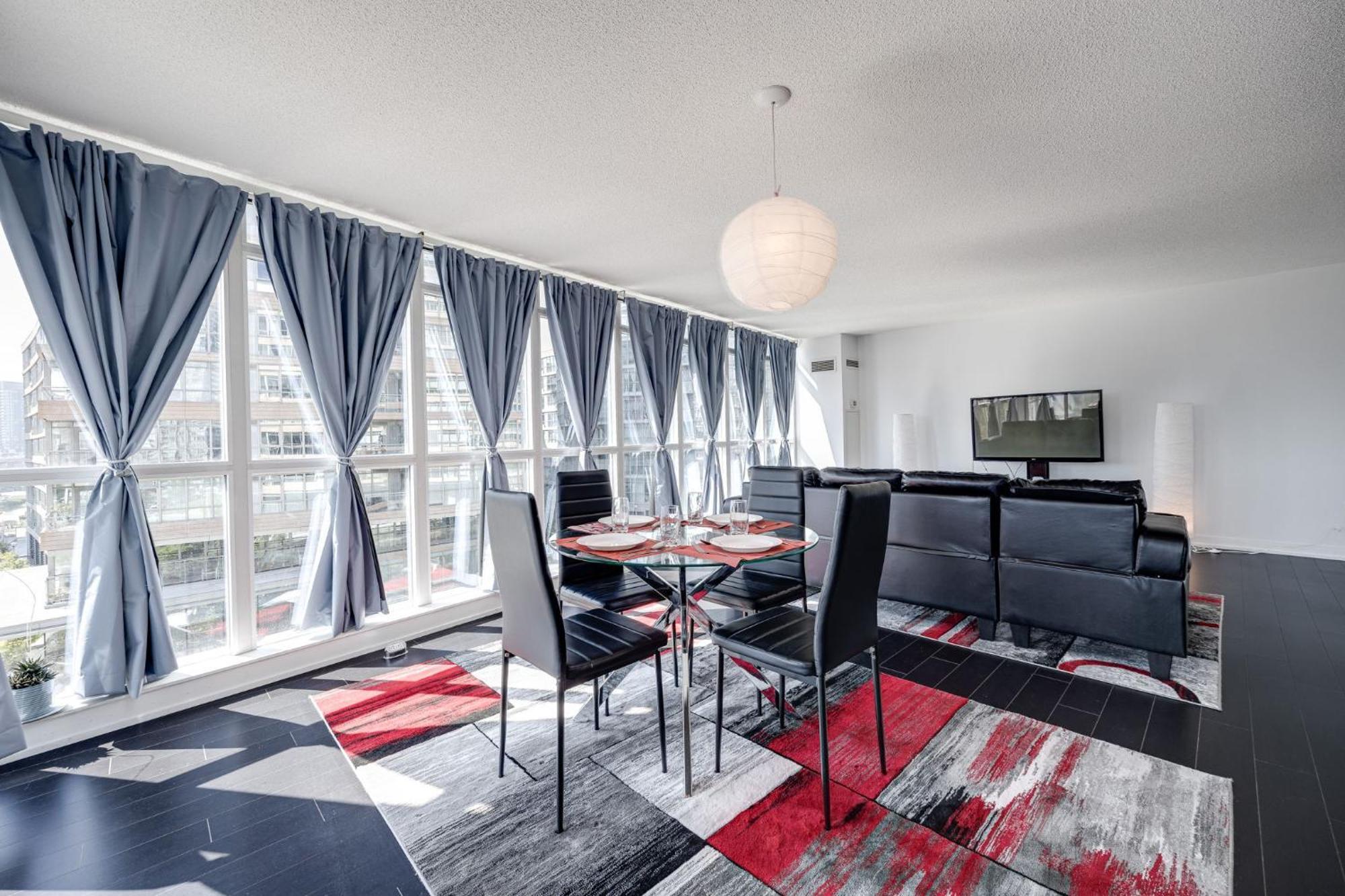 3Bdrm Lake View Condo In Toronto Exterior photo